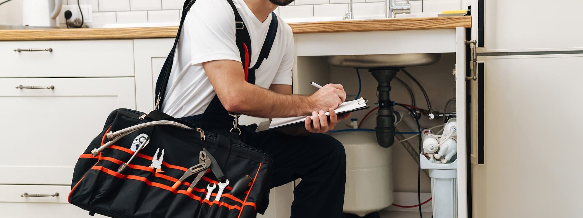 Quand et pourquoi faire appel &agrave; un plombier professionnel plut&ocirc;t qu&rsquo;au bricolage ? Rixheim
